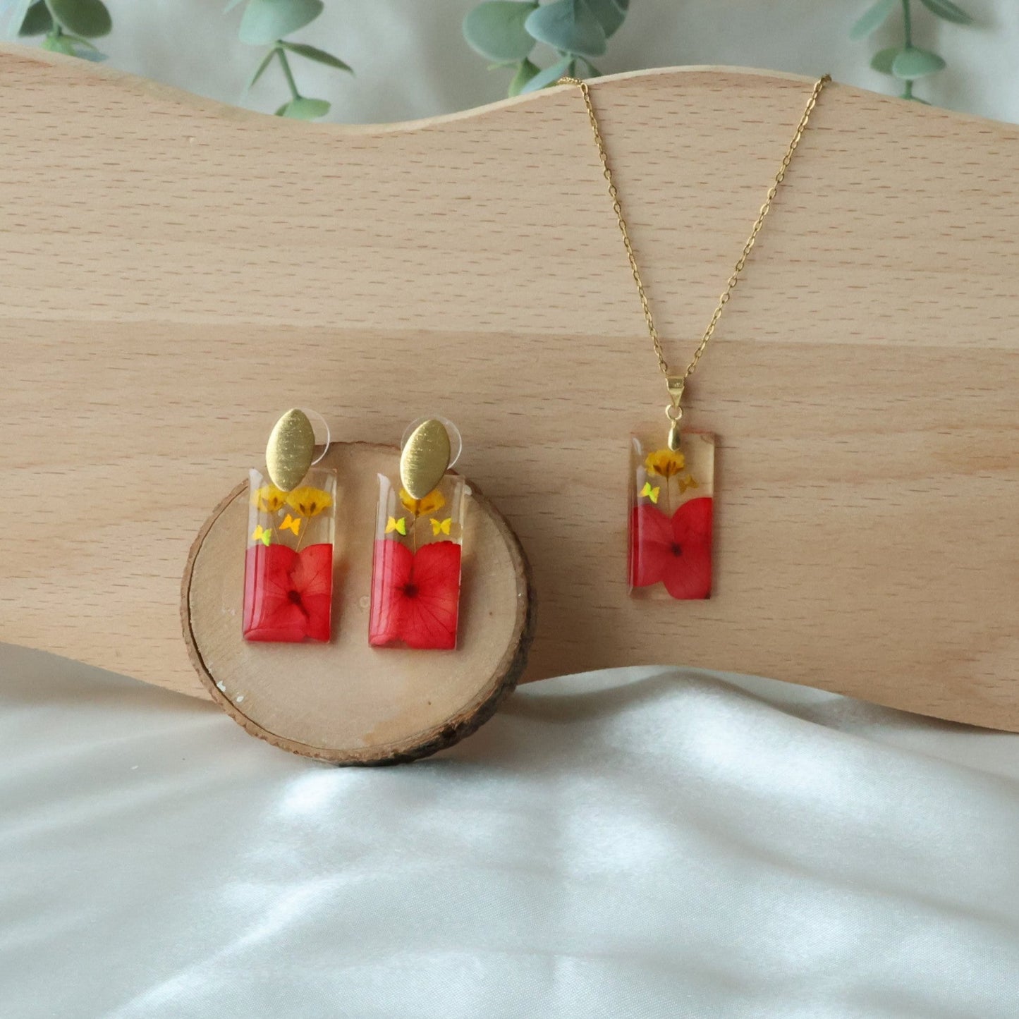 Pressed Red Flower Set