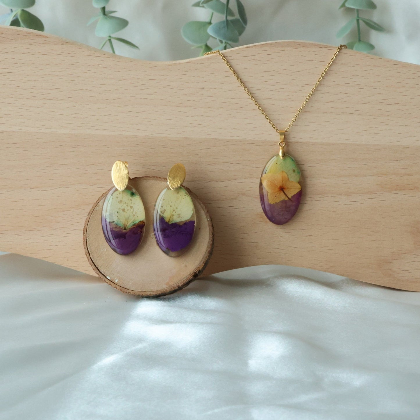 Pressed Purple Flower Oval Set